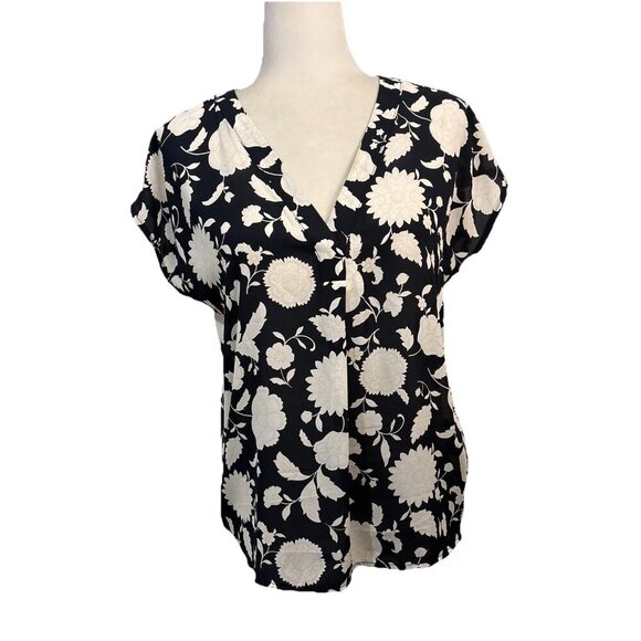 Ann Taylor Mix Media Pleat Front Top Blouse V Neck Size XS - Picture 1 of 10